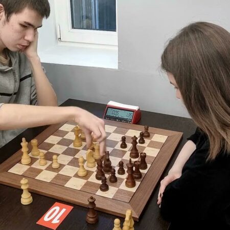 Ярослав Ремизов одерживает победу на шахматном турнире в Екатеринбурге