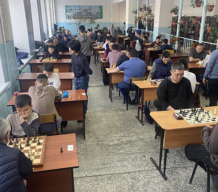 Чемпионаты Тувы по быстрым шахматам завершились в Кызыле