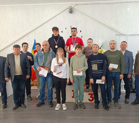 Чемпионат ЮФО по решению шахматных композиций завершился в Армавире