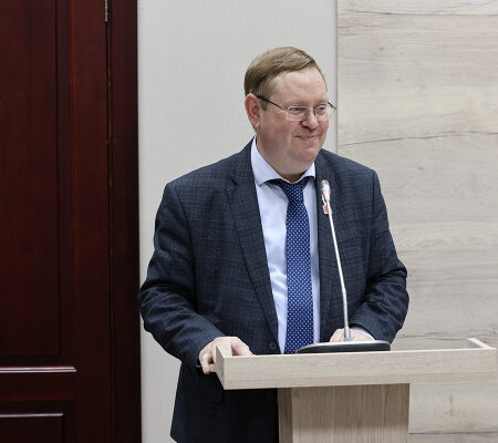 Максим Ивахин отмечает 50-летие